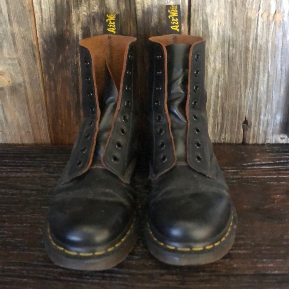 Dr. Martens Shoes - Dr. Martens 1460 made in England